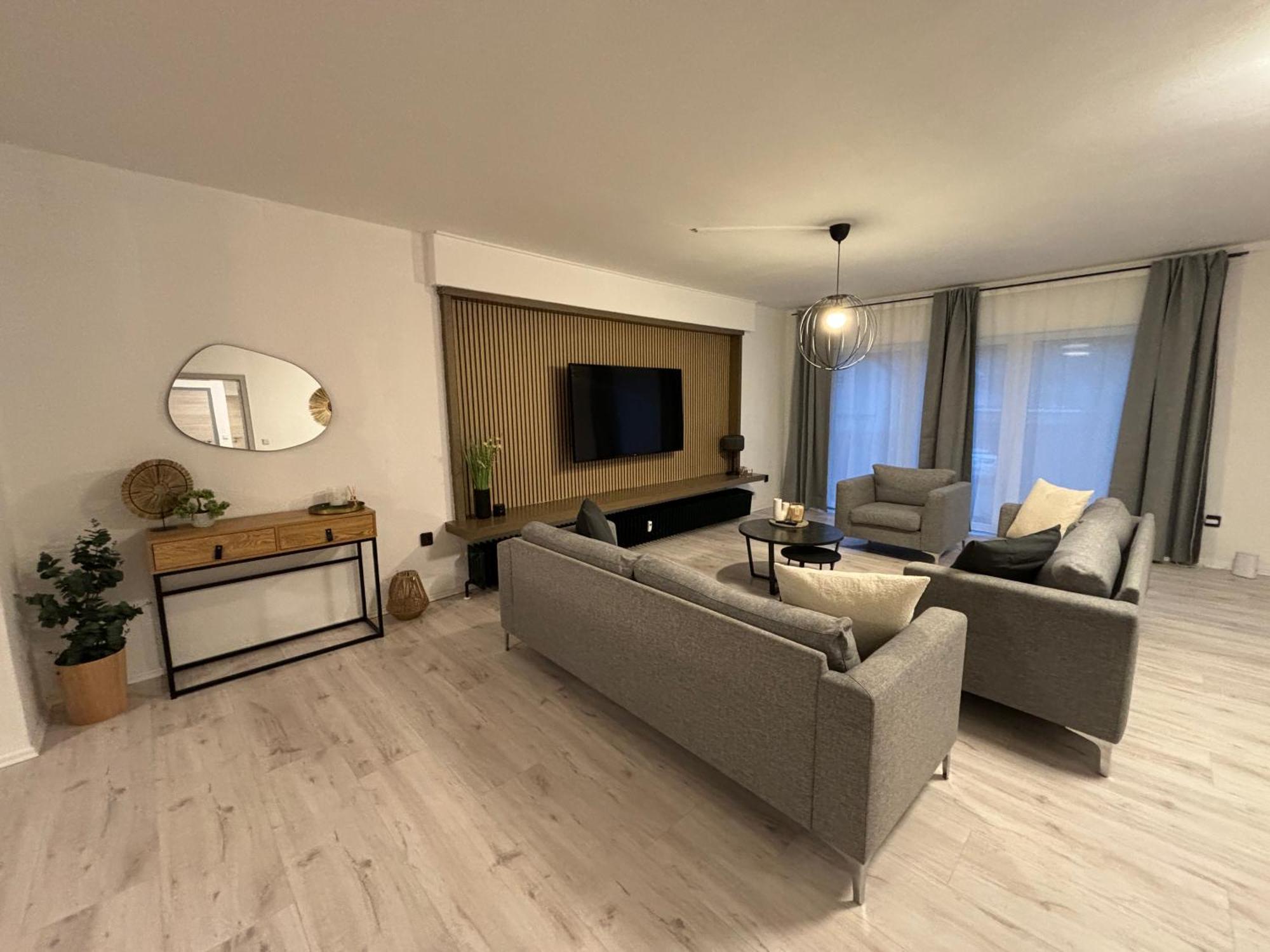 140Qm - 4 Zimmer- Parkplatz - Autobahn - Blauer See - Mallibase Apartments Garbsen Eksteriør bilde