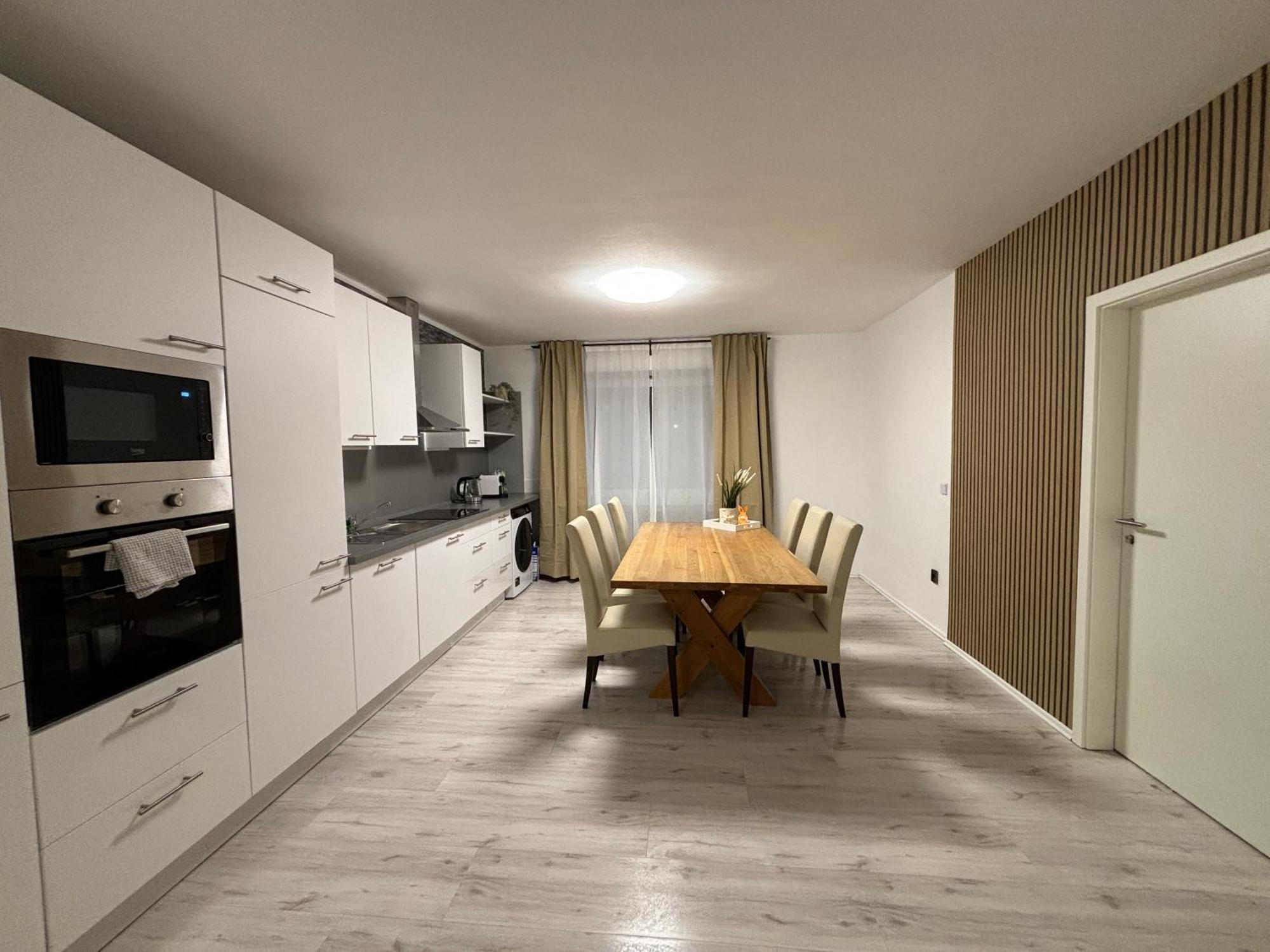 140Qm - 4 Zimmer- Parkplatz - Autobahn - Blauer See - Mallibase Apartments Garbsen Eksteriør bilde