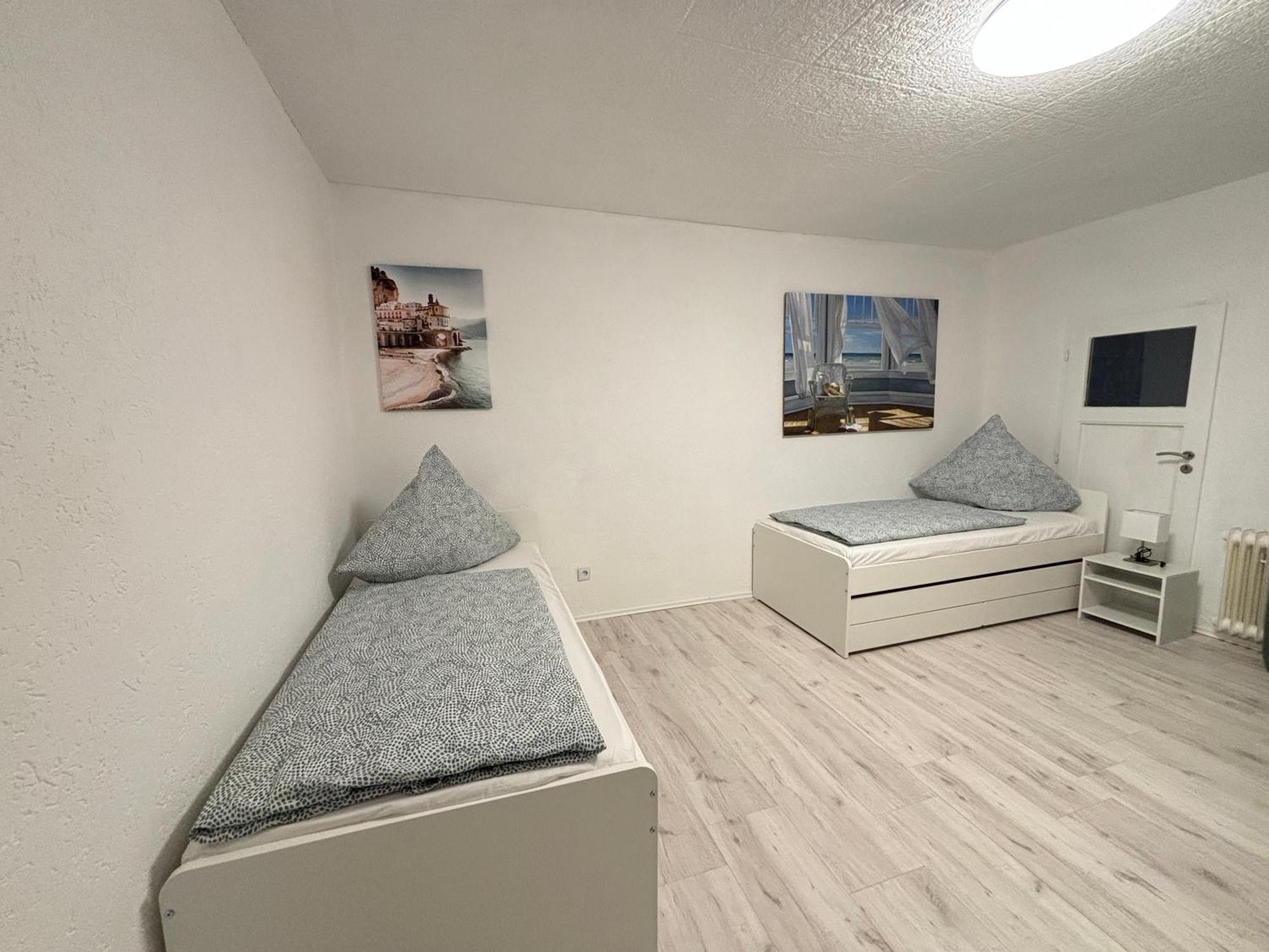 140Qm - 4 Zimmer- Parkplatz - Autobahn - Blauer See - Mallibase Apartments Garbsen Eksteriør bilde