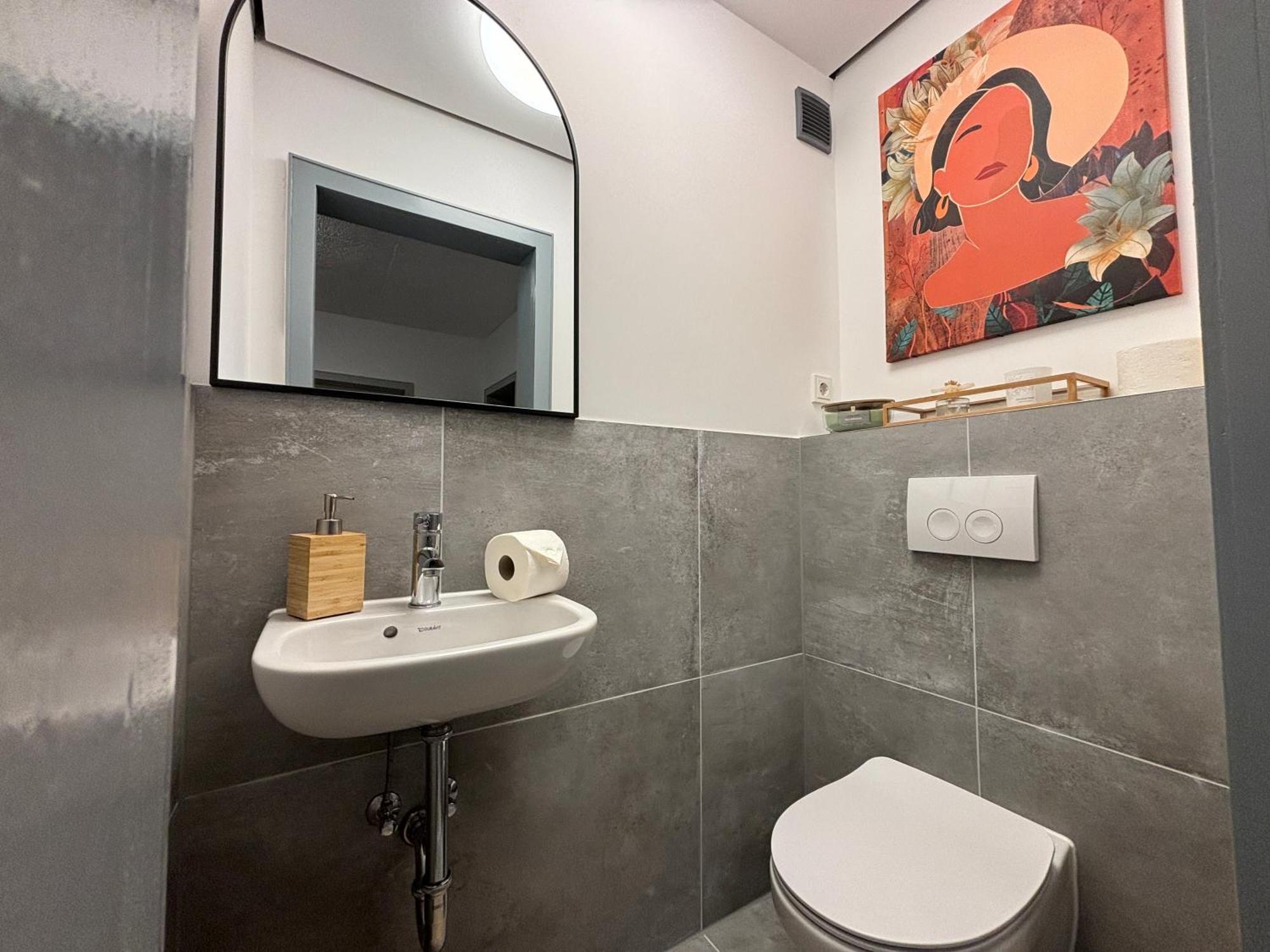 140Qm - 4 Zimmer- Parkplatz - Autobahn - Blauer See - Mallibase Apartments Garbsen Eksteriør bilde