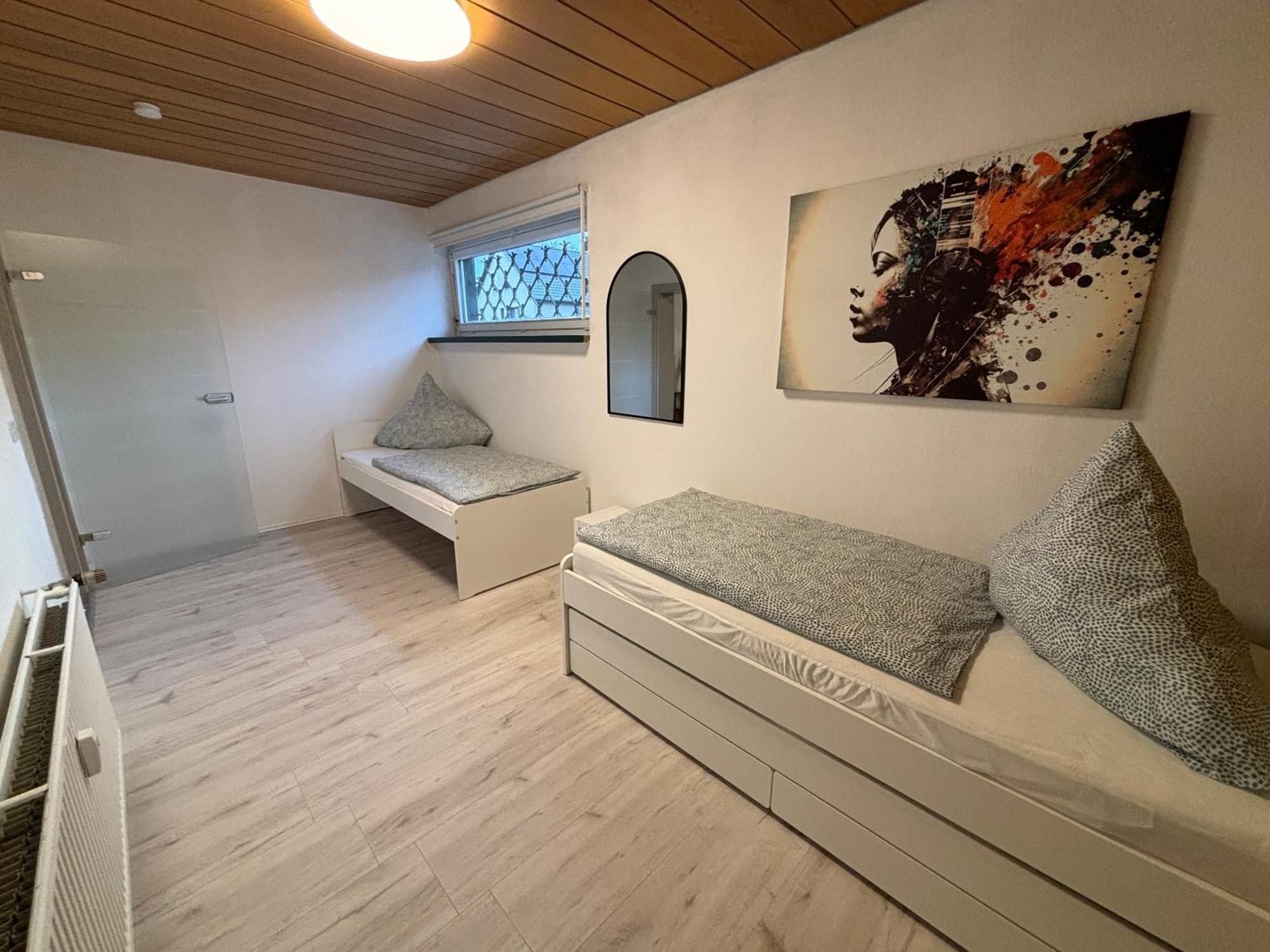 140Qm - 4 Zimmer- Parkplatz - Autobahn - Blauer See - Mallibase Apartments Garbsen Eksteriør bilde